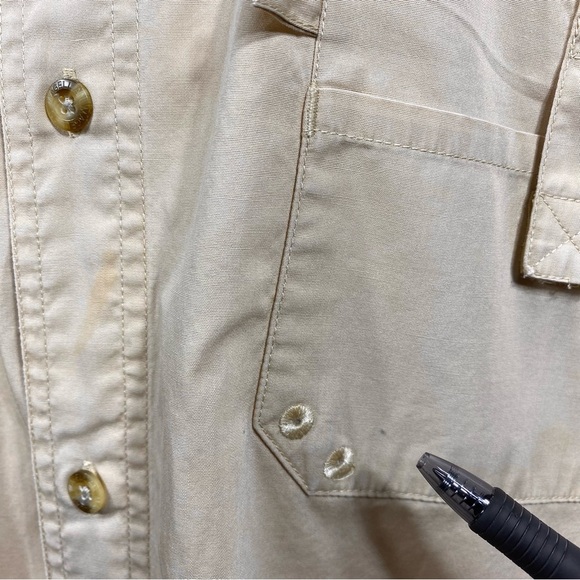 Magellan Sportswear Men’s Cargo Pocket Vented Back Fishing Button Down - Picture 5 of 12